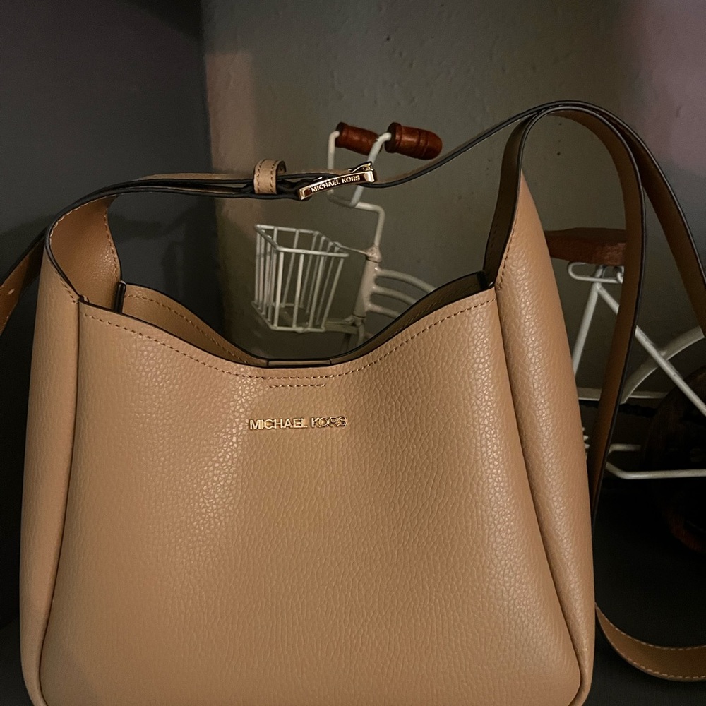MICHAEL Michael Kors Tan Shoulder Crossbody *BIRCH* MD MSGR